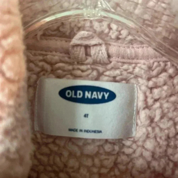 Old Navy Toddler Sherpa Fleece Zip Vest. Size 4T - Picture 4 of 5